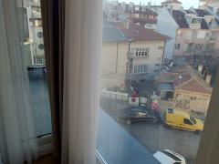 Имоти Варна: Тристаен апартамент под наем, с подземно паркомясто, до ЛИДЪЛ Имоти Варна