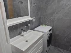 Имоти Варна: Тристаен апартамент под наем, с подземно паркомясто, до ЛИДЪЛ Имоти Варна