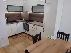 Имоти Варна: Тристаен апартамент под наем, с подземно паркомясто, до ЛИДЪЛ Имоти Варна