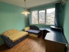 Имоти Варна: Просторен тристаен апартамент в района на Лк Тракия Имоти Варна