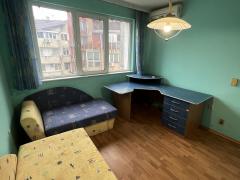 Имоти Варна: Просторен тристаен апартамент в района на Лк Тракия Имоти Варна