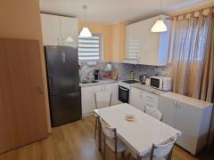 Имоти Варна: Двустаен апартамент под наем в район Бриз, втора линия Имоти Варна